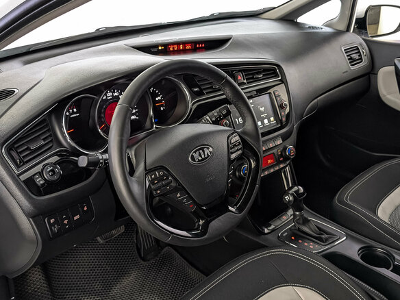 2018 Kia Ceed II Рестайлинг, белый - вид 14