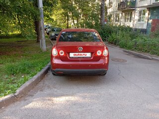 2008 Volkswagen Jetta V, красный, 300000 рублей, вид 5
