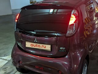 2011 Mitsubishi i-MiEV, красный, 900000 рублей, вид 2
