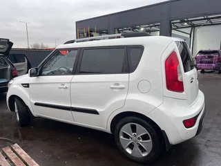 2013 Kia Soul I Рестайлинг, белый, 950000 рублей, вид 3