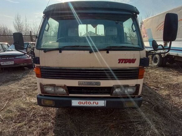 1990 Mazda Titan, бежевый, 900000 рублей - вид 5
