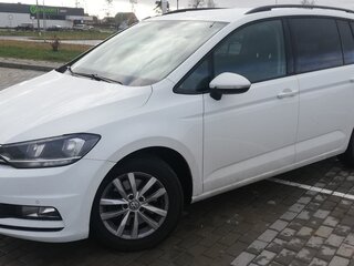 2017 Volkswagen Touran II, белый, 1426401 рублей, вид 1