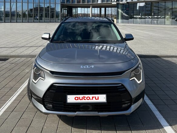 2022 Kia Niro II, серый, 1882653 рублей - вид 1