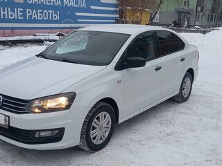 2017 Volkswagen Polo V Рестайлинг, белый, 950000 рублей, вид 1