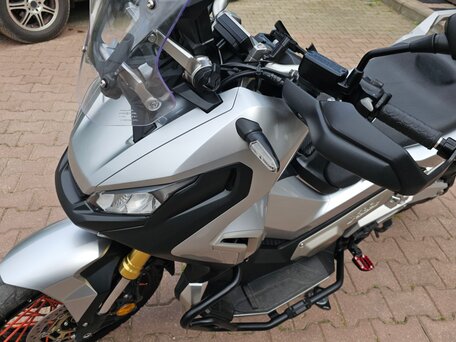 2017 Honda X-ADV, серебристый, 1150000 рублей, вид 3