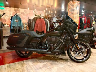 2025 Harley-Davidson Street Glide, чёрный, 3950000 рублей, вид 4
