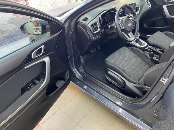 2019 Kia Ceed III, серый, 1750000 рублей - вид 2