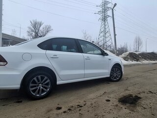 2019 Volkswagen Polo V Рестайлинг, белый, 1300000 рублей, вид 3