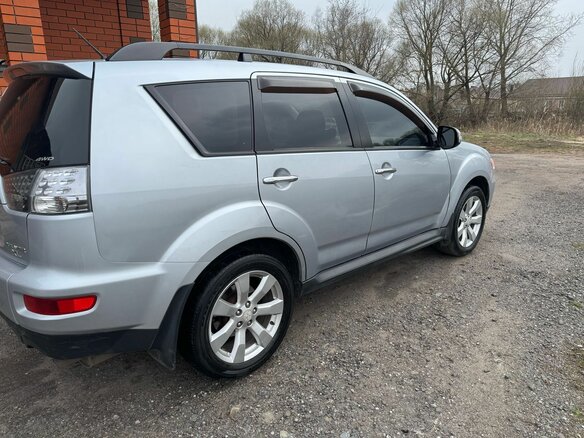 2011 Mitsubishi Outlander II Рестайлинг, серебристый, 1230000 рублей - вид 5