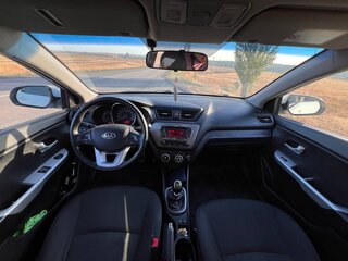 2013 Kia Rio III, белый, 650000 рублей, вид 4