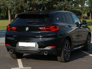 2022 BMW X2 sDrive28i I (F39), чёрный, 3700000 рублей, вид 4