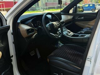 2021 Hyundai Santa Fe IV Рестайлинг, белый, 4050000 рублей, вид 4