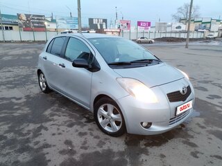 2008 Toyota Yaris II, серебристый, 500000 рублей, вид 2