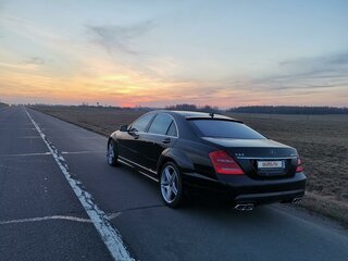 2011 Mercedes-Benz S-Класс AMG 63 AMG Long II (W221) Рестайлинг, чёрный, 3000000 рублей, вид 3