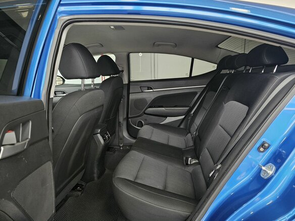2017 Hyundai Elantra VI (AD), синий, 1699000 рублей - вид 15
