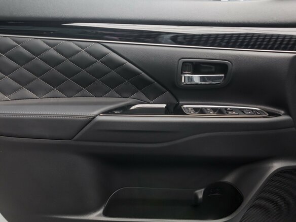 2022 Mitsubishi Outlander III Рестайлинг 3, белый - вид 27