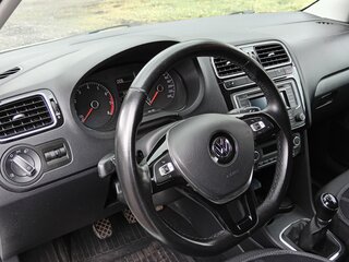 2017 Volkswagen Polo V Рестайлинг, белый, 1300000 рублей, вид 5