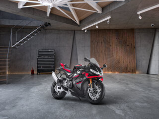 2026 Aprilia RSV4, чёрный, 2900000 рублей, вид 2