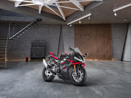 2026 Aprilia RSV4, чёрный, 2900000 рублей, вид 2