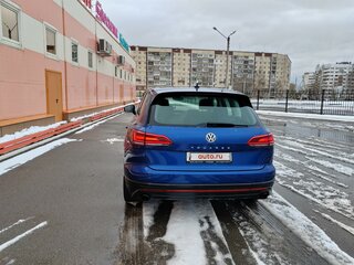 2019 Volkswagen Touareg III, синий, 6000000 рублей, вид 3