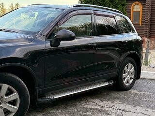 2013 Volkswagen Touareg II, чёрный, 2380000 рублей, вид 3