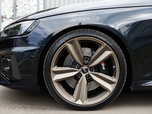 2021 Audi RS 4 IV (B9) Рестайлинг, синий, 8800000 рублей - вид 18