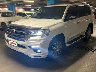 2016 Toyota Land Cruiser 200 Series Рестайлинг 2, белый, 6650000 рублей, вид 1