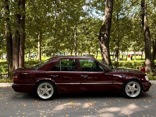 1995 Mercedes-Benz E-Класс 420 I (W124), пурпурный, 3500000 рублей, вид 5