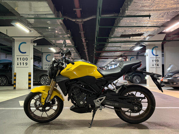 2023 Honda CB 300R, жёлтый, 450000 рублей