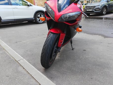 2007 Yamaha YZF-R1, красный, 850000 рублей, вид 4