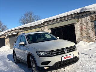 2017 Volkswagen Tiguan II, белый, 1650000 рублей, вид 3