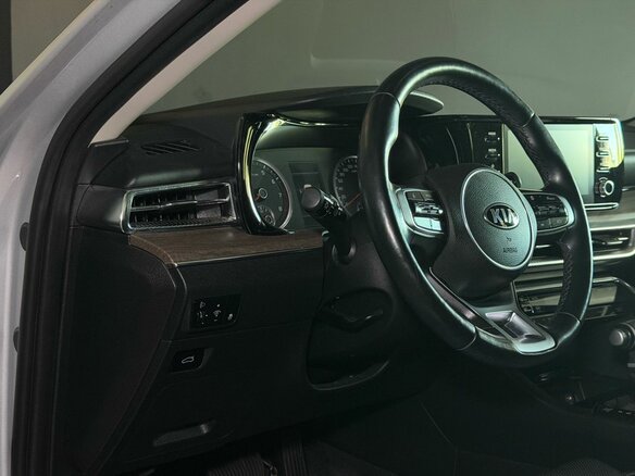 2021 Kia K5 III, серебристый, 2455000 рублей - вид 6