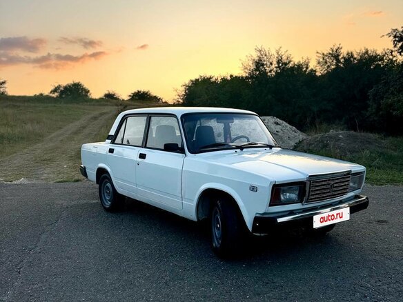 2008 Lada (ВАЗ) 2107, белый, 200000 рублей - вид 4