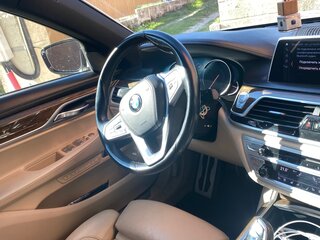 2018 BMW 7 серии 750i VI (G11/G12), белый, 3500000 рублей, вид 5