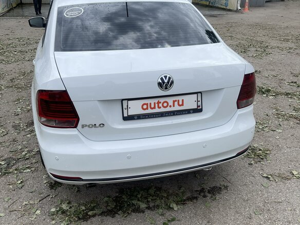 2016 Volkswagen Polo V Рестайлинг, белый, 1350000 рублей - вид 2