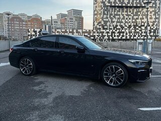2019 BMW 7 серии 750d xDrive VI (G11/G12) Рестайлинг, синий, 7350000 рублей, вид 3