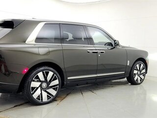 2025 Rolls-Royce Cullinan I Рестайлинг (Series II), зелёный, 53865256 рублей, вид 3