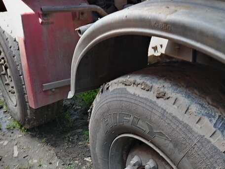 2007 Sinotruk Howo A5, красный, 1300000 рублей, вид 3