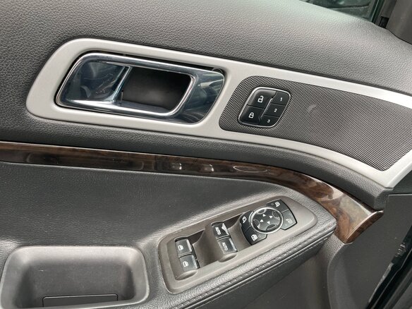2014 Ford Explorer V, чёрный, 1500000 рублей - вид 12