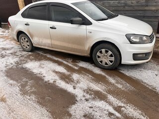 2016 Volkswagen Polo V Рестайлинг, белый, 630000 рублей, вид 3