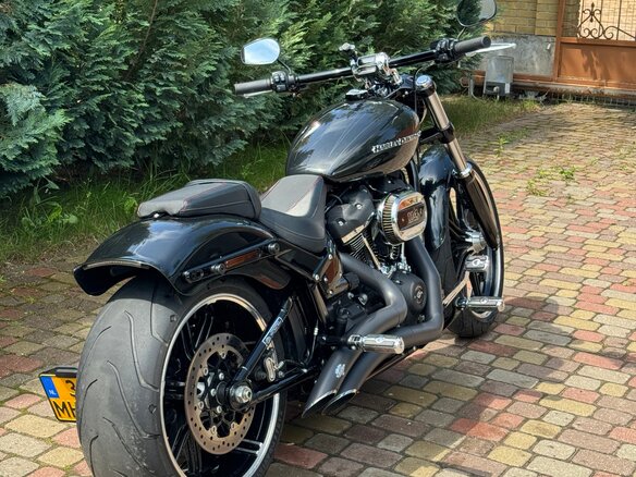 2017 Harley-Davidson Breakout, чёрный, 2490000 рублей - вид 5