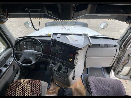 2002 Freightliner Century Class, белый, 2950000 рублей, вид 3