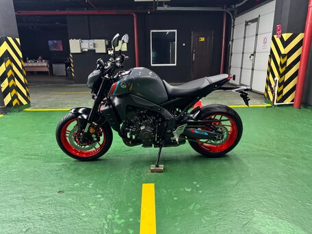 2021 Yamaha MT-09 (FZ-09), серый, 1150000 рублей, вид 2
