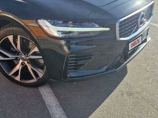 2020 Volvo V60 II, чёрный, 3100000 рублей, вид 3