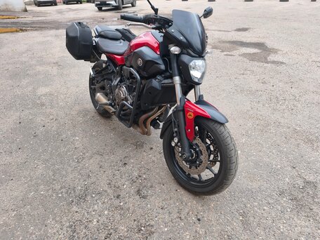 2016 Yamaha MT-07 (FZ-07), красный, 650000 рублей, вид 3