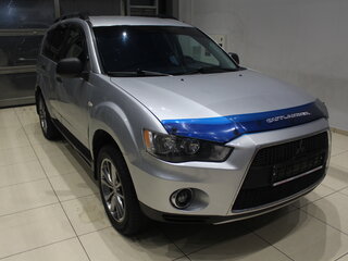 2011 Mitsubishi Outlander II Рестайлинг, серебристый, 1400000 рублей, вид 3