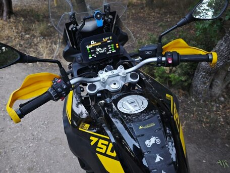2020 BMW F 750 GS, золотистый, 1150000 рублей, вид 4