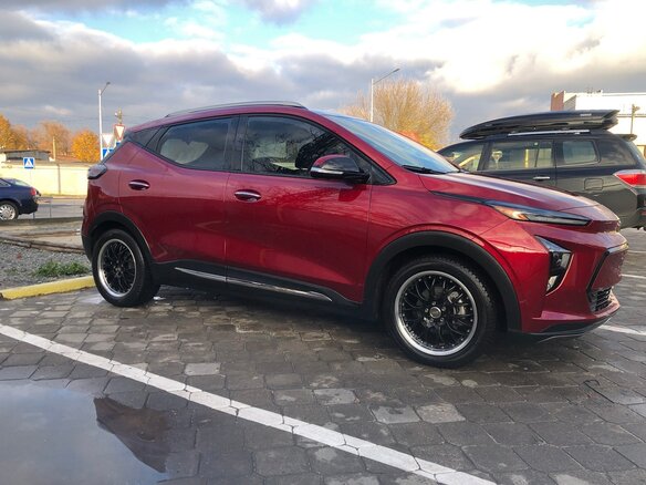 2021 Chevrolet Bolt EUV, красный, 2700000 рублей - вид 7