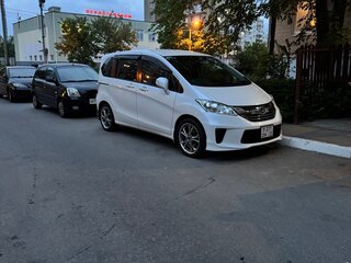 2014 Honda Freed I Рестайлинг 2, белый, 1350000 рублей, вид 1