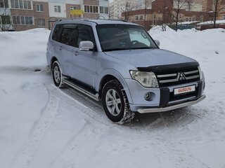 2010 Mitsubishi Pajero IV, серебристый, 2400000 рублей, вид 3